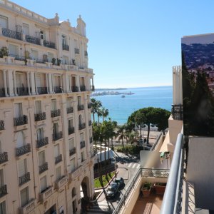Photo 9 - Top floor 100 sqm terrace over a 3 bedroom in Cannes center - Vue mer depuis la terrasse